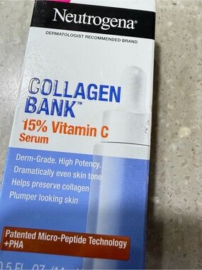 Neutrogena Collagen Bank 15% Vitamin C Serum - White/Blue/Orange